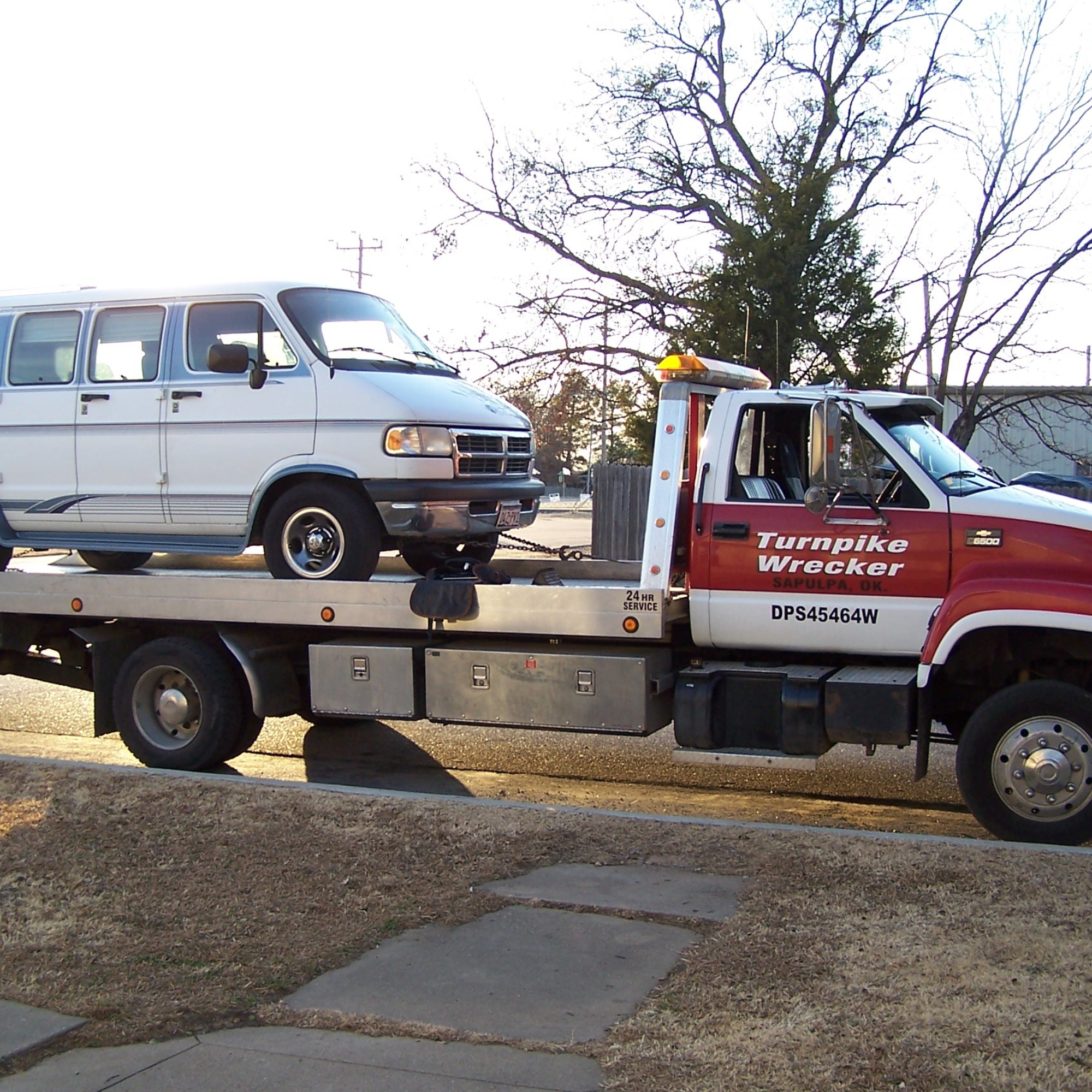 Soccorso stradale ad auto in panne 
